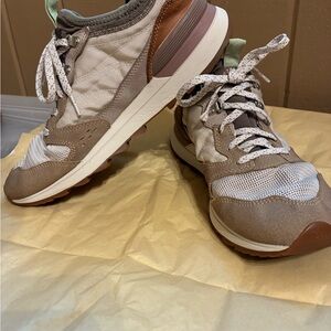 Merrell Women's Sneakers in Tan and Cream